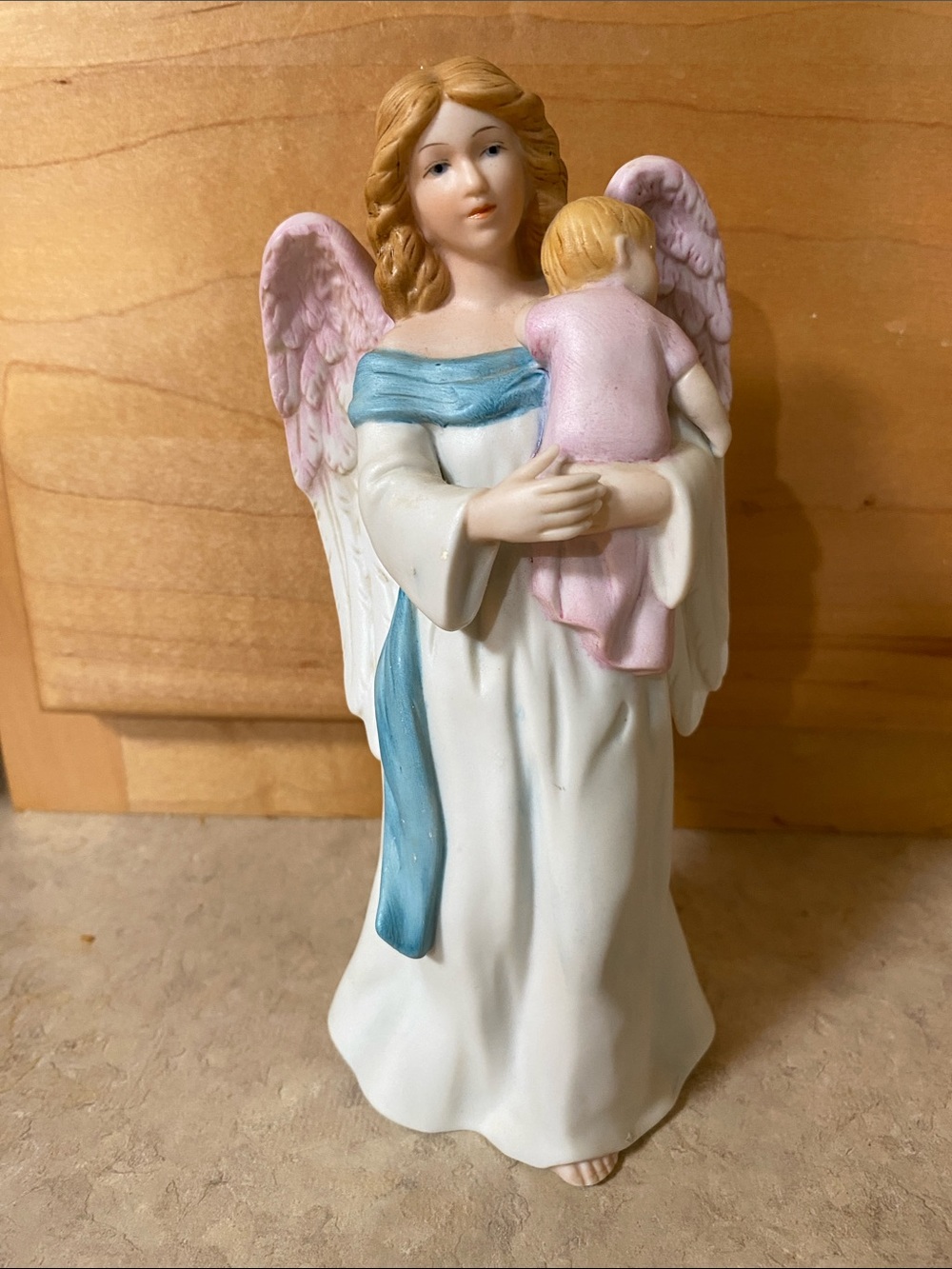 HOMCO vintage model #1434 guardian angel  holding a baby porcelain figure